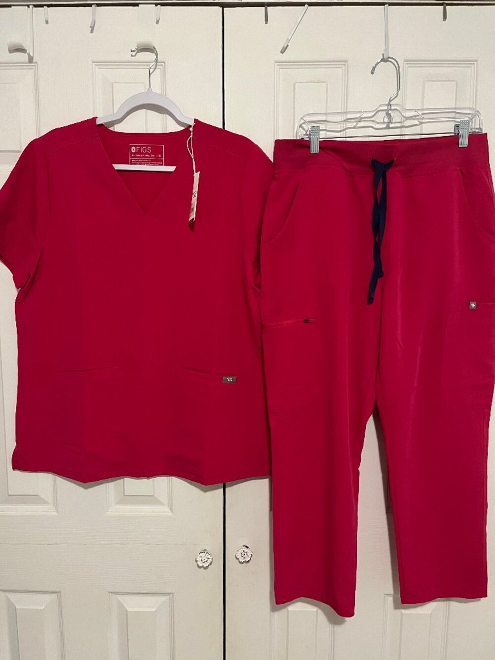 Figs Scrub Set - XL top, L bottom - Berry, Pink